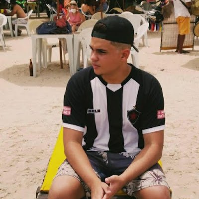Estudante de jornalismo 🗞️
Torcedor do maior da paraíba 🇾🇪