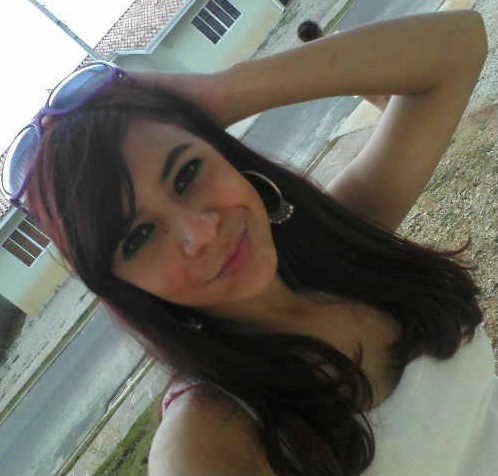 Affs' Nem euu seii beem queem eu soou !!! uma constante mudançaa ;D
para alguns um sonhoo para outros um terivel pesadeloo ;P
prazer Carool : X
