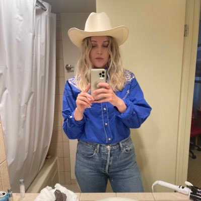 kathybatesrates's profile picture. emotional berserker.