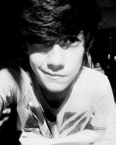 Eu sei que você não vai resistir, e vai me segui ;D #RAWR