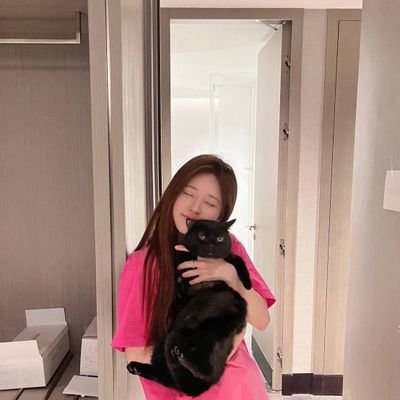 EverGreen654's profile picture. HAPPINESS Instagram: _evergreen1205