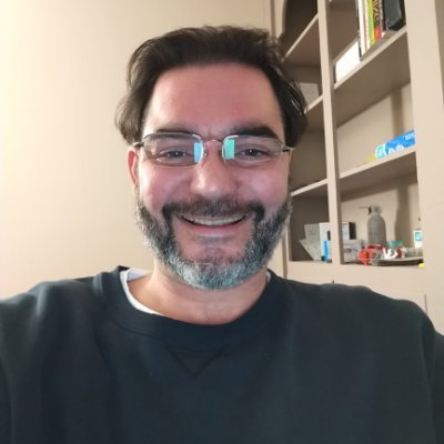 Andrew39573184's profile picture. Sunflower Power!