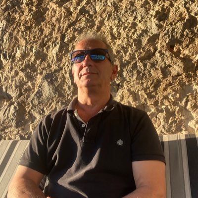 Entrenador Nacional de Futbol, Prsdte de ACEF, profesor en la ECE de la FCF. comentarista, colaborador y tertuliano de futbol, y radios locales.