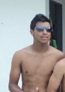 Sou presença no pagode , não largo meu futebol .