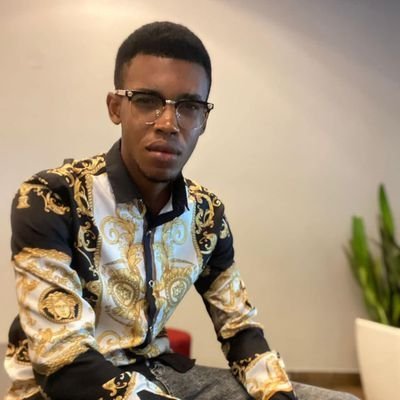 QUdR8YkUdAOEcXw's profile picture. 