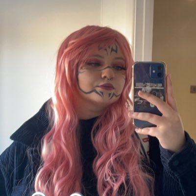 I am 22 y/o from the UK and I stream on Twitch! I like Anime, Pokemon and collect manga and all thing shiny and pretty!!