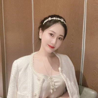 Bad marriage, single. Love to travel, from Singapore. But deep down I am a Singaporean girl. If you think we have the same opinion, please Dm me