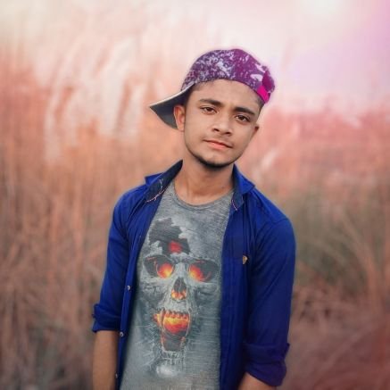 IsmailH08594178's profile picture. Careful door