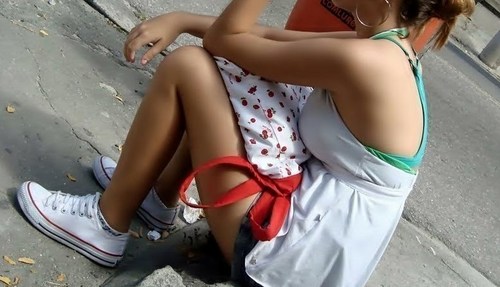sou quem sou odeio ser quem nao sou,
adoro musica e adoro sair pra dançar ♪ ♫