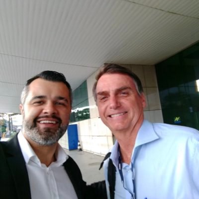 À direita sempre! Deus, pátria, família e liberdade. Bolsonaro é o melhor Presidente que o Brasil já teve. 🫡🇧🇷🚀