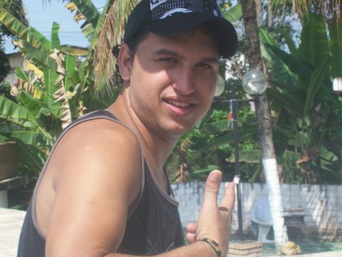 Eu sou apenas um Rpz Latino Americano apoiado por mais de 50mil Manos...