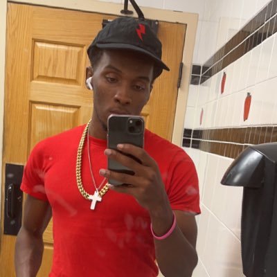 chasing that bag 💸🏃🏾 Positive Energy⛽️💨💆🏾 if I can’t have love I want power
