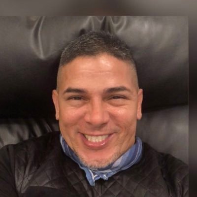 Deportista, Soñador , padre, Hermano, amigo creo en Dios y amo la lectura