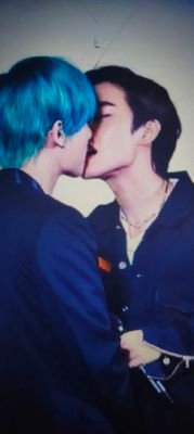 shlhng4's profile picture. 