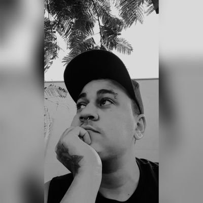 garoto de outro mundo, leonino ♌️ amo animes,filmes de terror, arte,e tudo o que é verde 🌳🍃🍃🌈