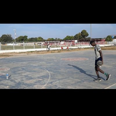 athlete 6'7ft tall🏀 wingspan 7’1ft📧 lasanakru899@gmail.com/ 🇬🇲 One thing imma show love to every single person that inspired me 💪🏀👉🐐