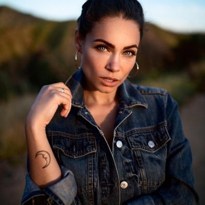 18+ RP Only. MIT dropout, I have a score to settle. Stay on my good side or you can join them otherwise call me Jo. In love with my Fox @TootzPopSlvrFox #Parody