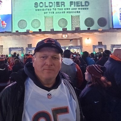 Big Dave UK . Chicago Bears Fan Based in Berkshire, England. Married, two kids and a dog. International podcast Bears Legend .Other interests Beers and Pies.