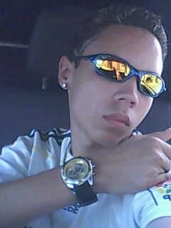 Idade: 16
Estado Cível: SOLTEIRO =D
Lazer: Futebol
Pra ELAS: Aquele Beijo
Pra ELES: Aquele Abraço