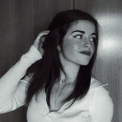 AndreaNM4's profile picture. 25. Comunicadora audiovisual. La música como forma de vida. 'Amante de las causas perdidas' 🎼