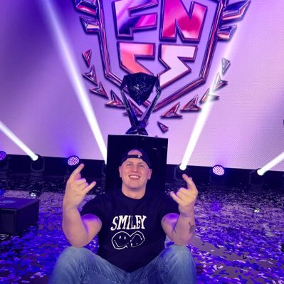 Former Pro Gamer for 10 years, now working @FortniteGame - https://t.co/EysYZCRUOt
