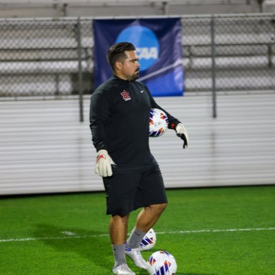 USSF🇺🇸 C License • Advanced National Goalkeeping🧤 Diploma • Assistant Coach @Brown_WSoccer 🐻 • @ScorpionsSoccer
