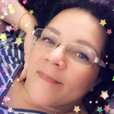 apaixonada por : TV,séries,reality show,Futebol etc... Não sei se o mundo é bom, mas ele ficou melhor quando você chegou!