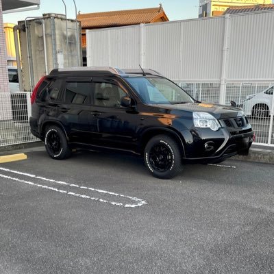 エクストレイルT31 洗車🚗ズッポリWax沼🤩無言フォロー失礼します ぼちぼちやってくので気軽に絡んでやって下さい🙇