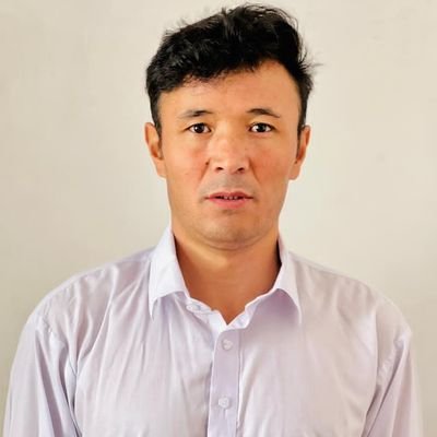 دوره آموزشی ابتدایه خودره در مسجد دوره آموزشی متوسطه خود در دریکی مکاتب ولسوالی مالستان و دوره لیسه خود ره در لیسه حبیبیه شهر کابل به پایان رساندم وارید پوهنتون