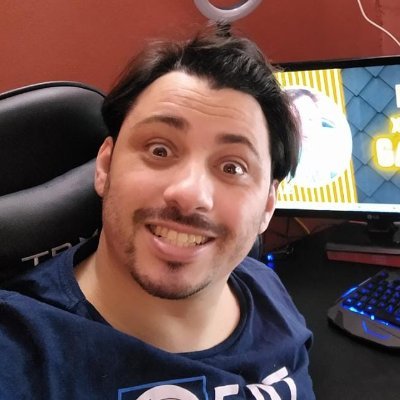 Olá, me chamo Lucas, tenho 31 anos, moro em Sp. estou realizando lives Pelo Pc de seg a sáb na twitch. das 16h  20h. venha me fazer parte da familia. obg