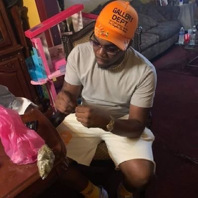Founder of the chicken chaser
♊️♊️ 6-16
leader of the Pinky blinder
LADIES ONLY
PLEASE DONT FOLLOW ME
NOT INTO MEN keep it respectful yall