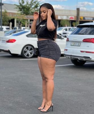 A real queen👸 |Brand influencer🤳|Photogenic👩‍🦰|Thick🍑 |Content creator |Real estate🏘️🏠|DM FOR ADS AND PROMOTIONS| Crypto trader| tlhakobeverly1@gmail.com
