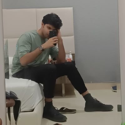 I juggle between building softwares, maintaining a social life and working out for aesthetics
