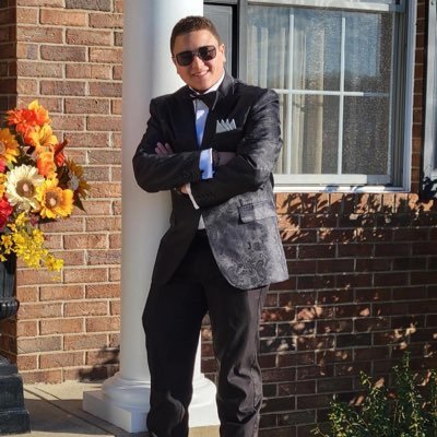 White, Puerto Rican mixed 🤜🏻🤛🏽. Attend Holy Name High School. Love to act and golf ⛳️.