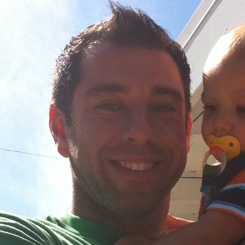 ashkahn9's profile picture. 