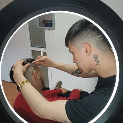 MJ barber
Iniciando este mundo de la barberia
Sueños y metas por vivir