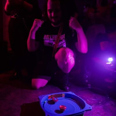 25 year old they/them loser, also a photographer for bands and events | used to play R6 for @corvidaeinc