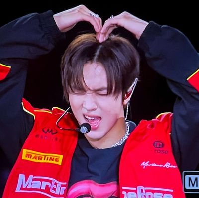 gabutgabutazzah's profile picture. jangan follow kecuali kala. 
mau satu yg ky heksa