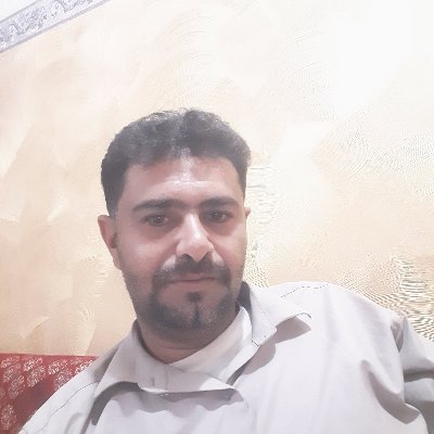 اذا رائيت انياب اليث بارزتاً
فلا تظن ان اليث مبتسمُ
