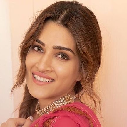 Here for my love ❤️ Kriti Sanon ❤️