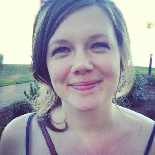 caytoneal's profile picture. writer and lover of pretty things