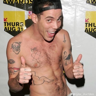 AaronMillard182's profile picture. Krumpzilla guitarist and lead singer