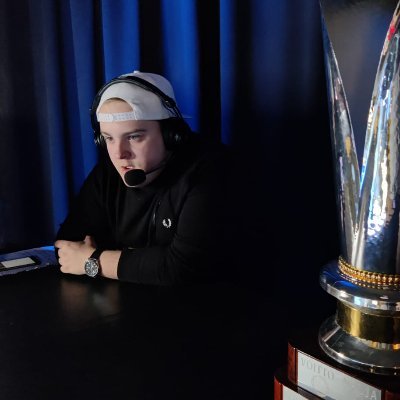 TeoMustonen's profile picture. Turhan päivänen mikkiin puhelija ja somehessu