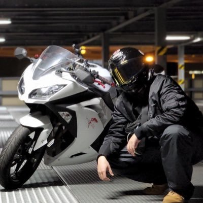 Ninja250 13年式　21歳
ライダーと仲良くなりたい！！