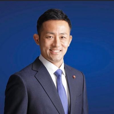 教師→前向きな無職→政治家へ！北九州市議会議員/元高校体育教師（10年間）/3児の父/38歳/公教育改革/教育の最大の目的は自立/学校を社会に開く/人生への当事者意識を持ち自分の人生を生きる教育へ/政治の当たり前を見直す/若い世代で政治を変える/新しい政治/国を守る/寛容な社会/次期国政選挙に福岡10区で挑戦予定！