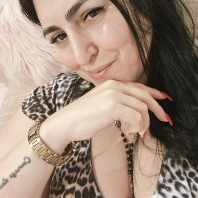 Yo soy como me ves. Yo puedo ser tan ligera como una brisa o fuerte como un vendaval depende de cuando y cómo me ven pasar. Clarice Lispector