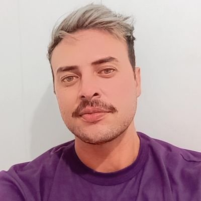 Amo boa musica, e a companhia de bons amigos!