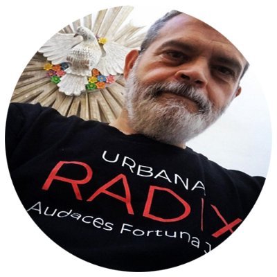 Arquiteto, Publicitário, Designer Phygital.
Carl Jung & Cocteau Twins.
Refugiado Climático em Porto Alegre.
Audaces Fortuna Juvat!
