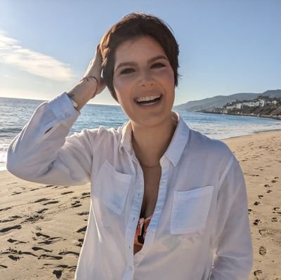 English PhD student at University of Oregon 🦆- Energy Humanities, CAS, Monster Studies - Aficionado of spiders and cemeteries