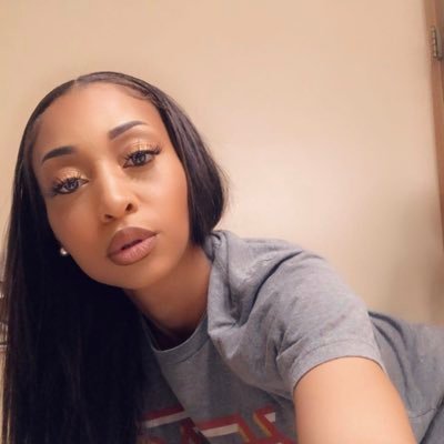 KCMO📍God fearing ✨ Mommiana (Tyla’Asha) 💓, UMKC 🦘🎓📚, future nurse 💉, sewer 🧵🪡, model/beauty 💄, artist 🎨, nail tech 💅, rapping/lyricist 🎶 🖊